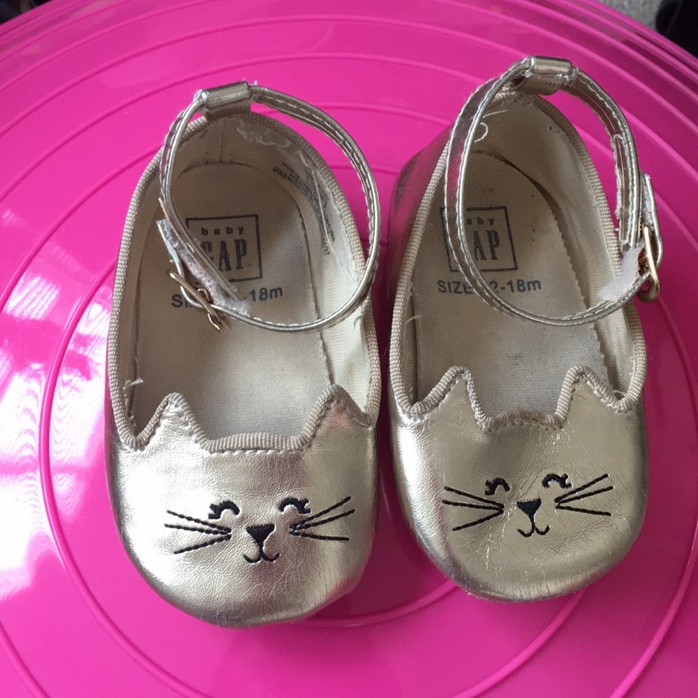 Gold baby girl kitty shoes